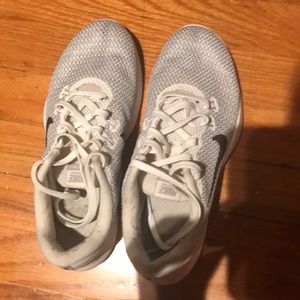 Nike women Runner sneakers, used worn ounce still in great condition